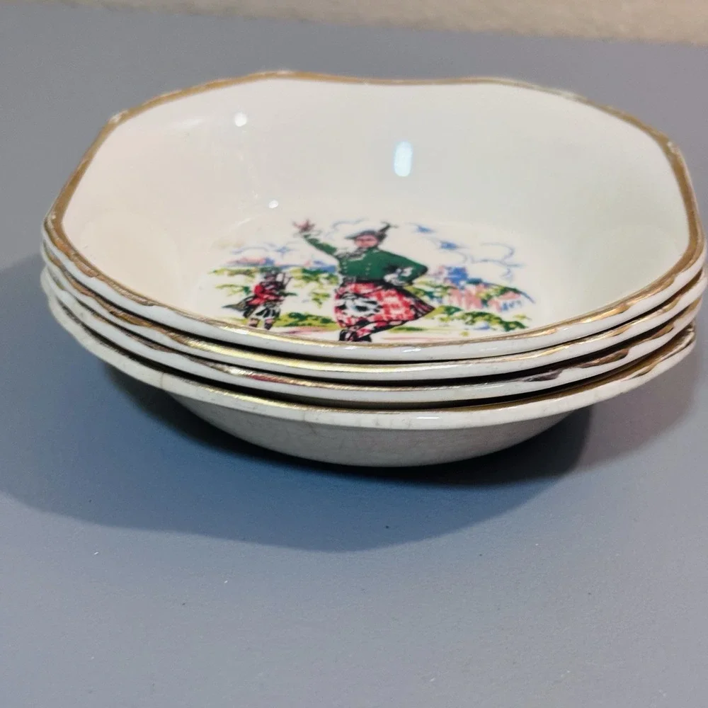 Set of 4 Scottish Trinket Bowls Vintage Bagpiper & Man In Kilt Gold Trim Glasgow